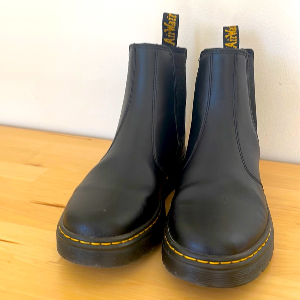 Doc Martens- women’s Chelsea boot, size 7